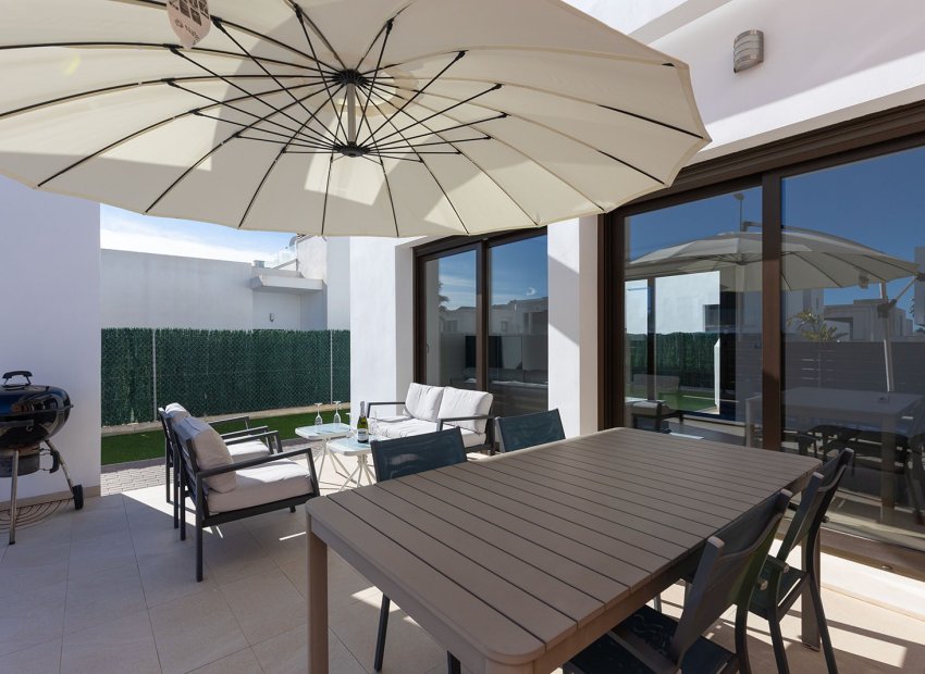 Herverkoop - Vrijstaande woning / Villa -
Orihuela Costa - Vistabella Golf