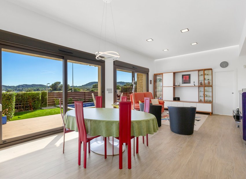 Herverkoop - Vrijstaande woning / Villa -
Orihuela - Entre Naranjos Vistabella Golf