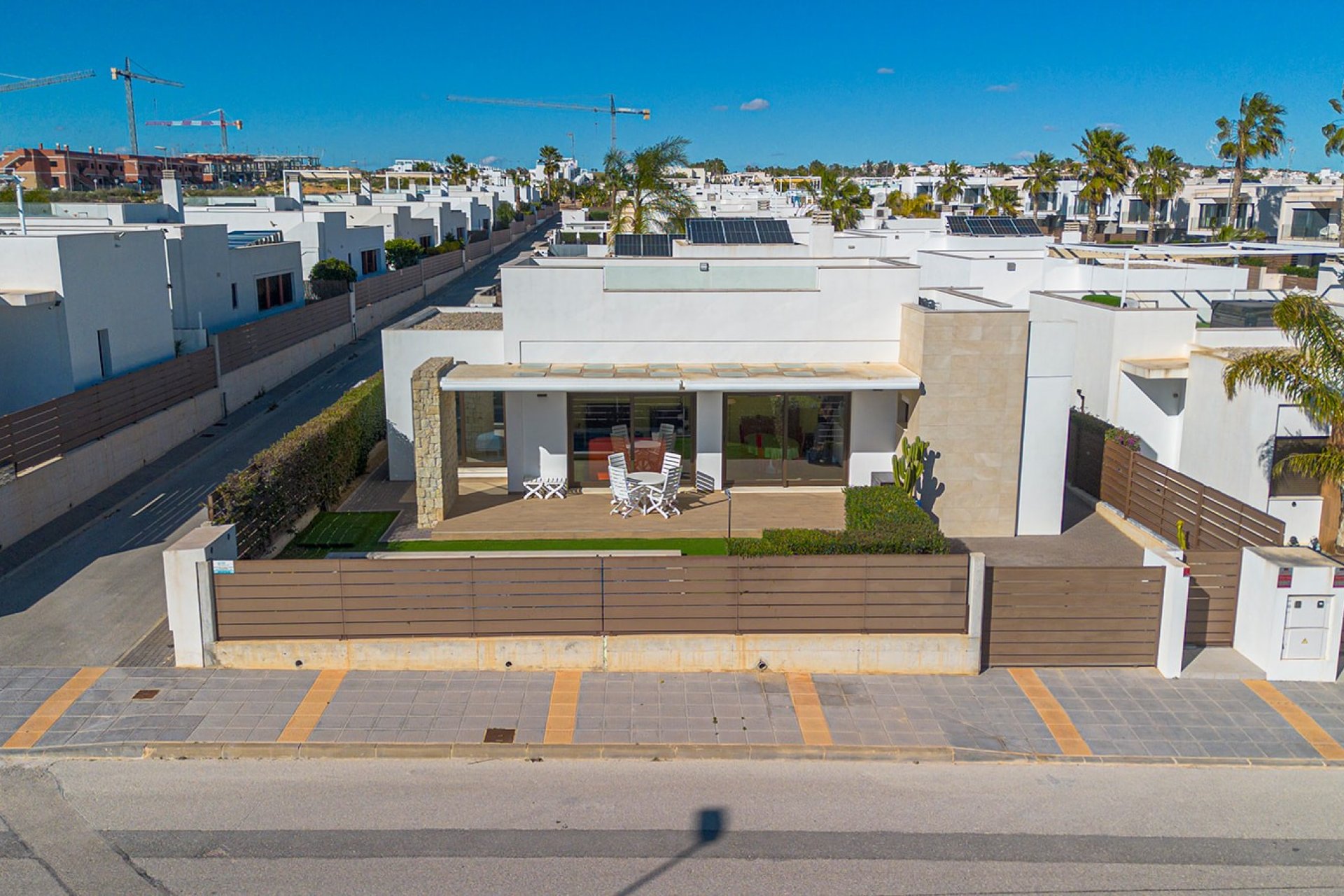 Herverkoop - Vrijstaande woning / Villa -
Orihuela - Entre Naranjos Vistabella Golf