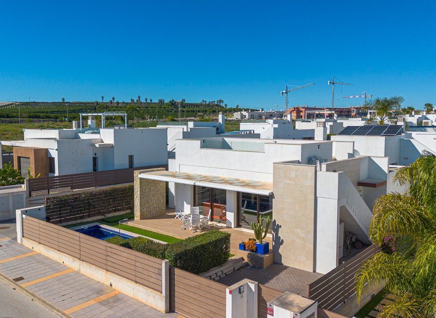 Herverkoop - Vrijstaande woning / Villa -
Orihuela - Entre Naranjos Vistabella Golf
