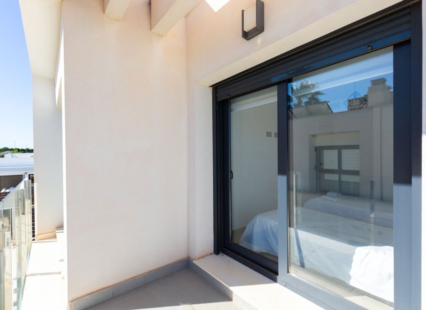 Herverkoop - Vrijstaande woning / Villa -
Orihuela - Entre Naranjos Vistabella Golf