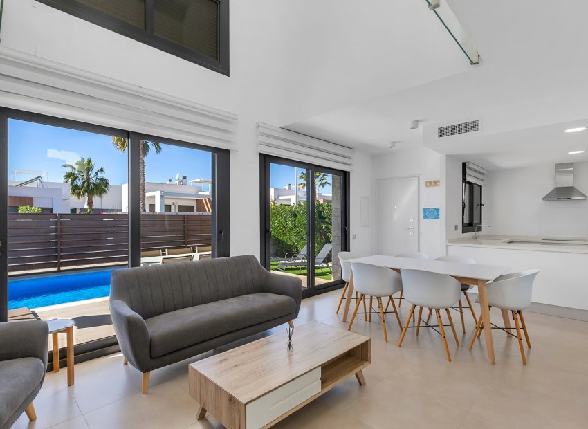 Herverkoop - Vrijstaande woning / Villa -
Orihuela - Entre Naranjos Vistabella Golf