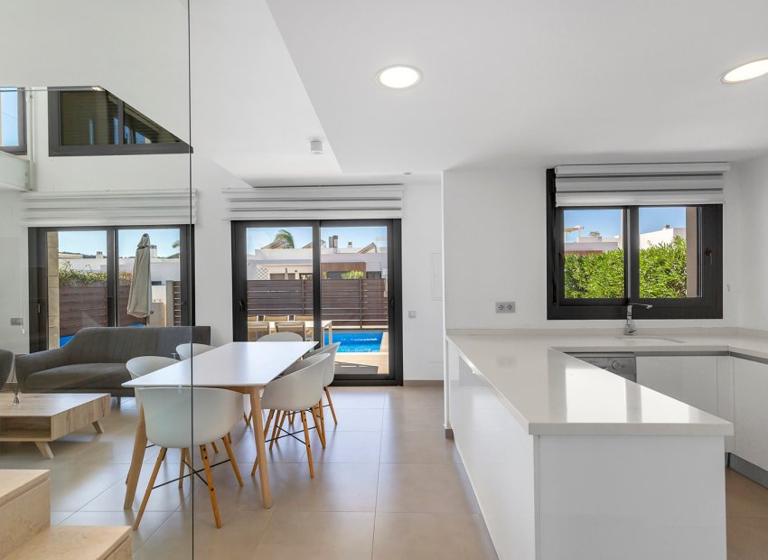 Herverkoop - Vrijstaande woning / Villa -
Orihuela - Entre Naranjos Vistabella Golf