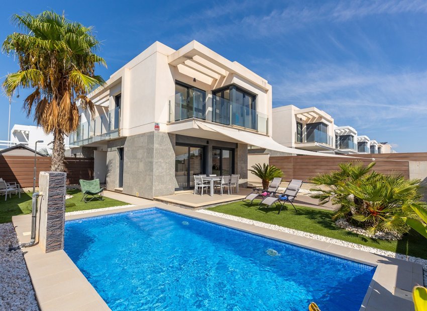 Herverkoop - Vrijstaande woning / Villa -
Orihuela - Entre Naranjos Vistabella Golf