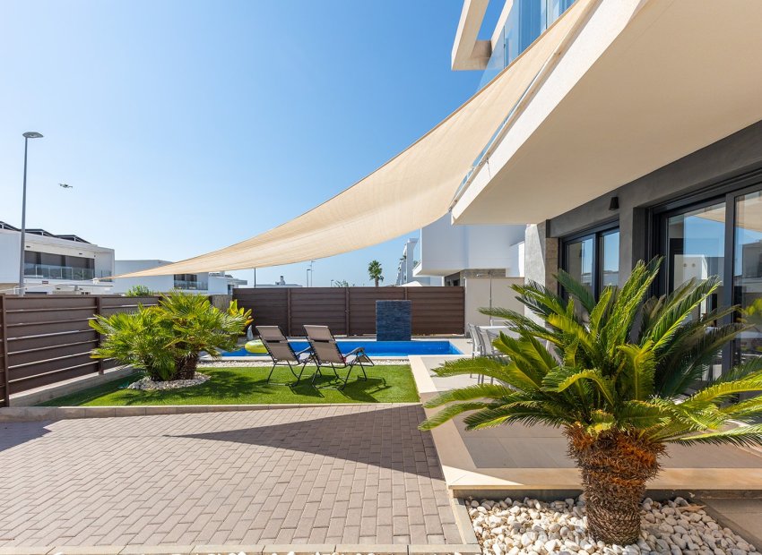 Herverkoop - Vrijstaande woning / Villa -
Orihuela - Entre Naranjos Vistabella Golf