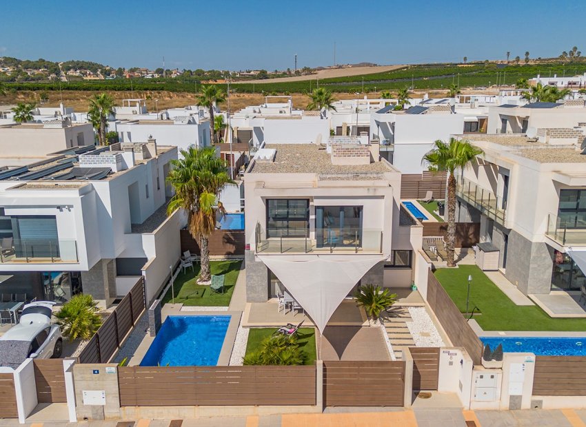 Herverkoop - Vrijstaande woning / Villa -
Orihuela - Entre Naranjos Vistabella Golf