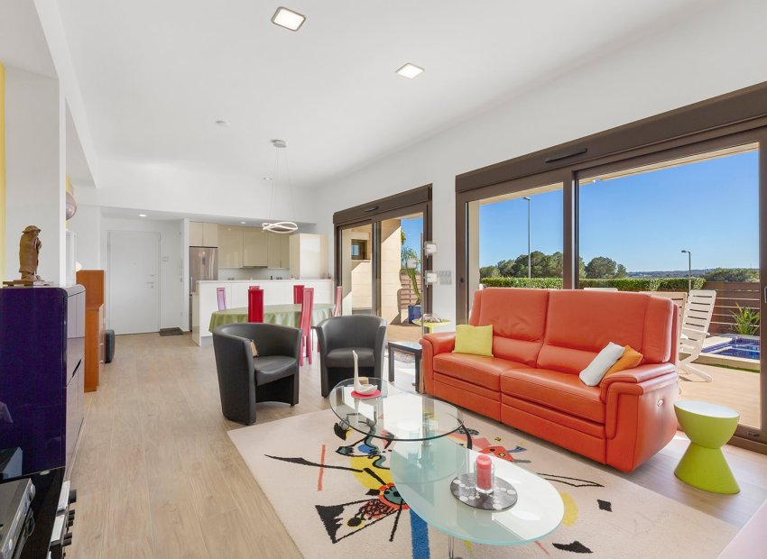 Herverkoop - Vrijstaande woning / Villa -
Orihuela - Vistabella Golf