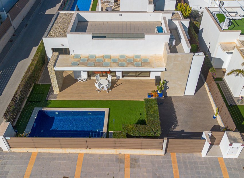 Herverkoop - Vrijstaande woning / Villa -
Orihuela - Vistabella Golf