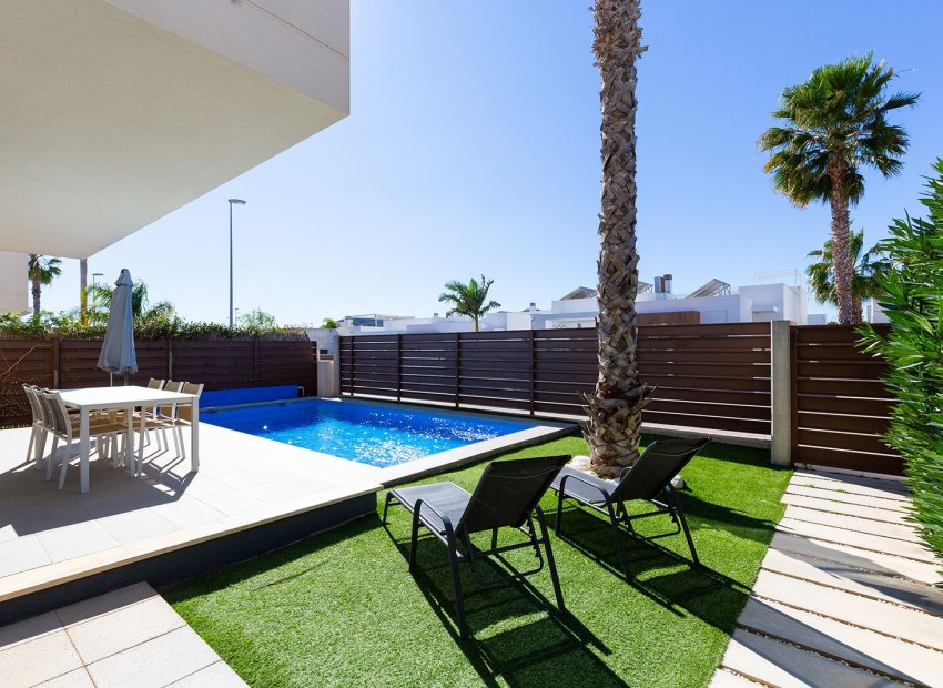 Herverkoop - Vrijstaande woning / Villa -
Orihuela - Vistabella Golf