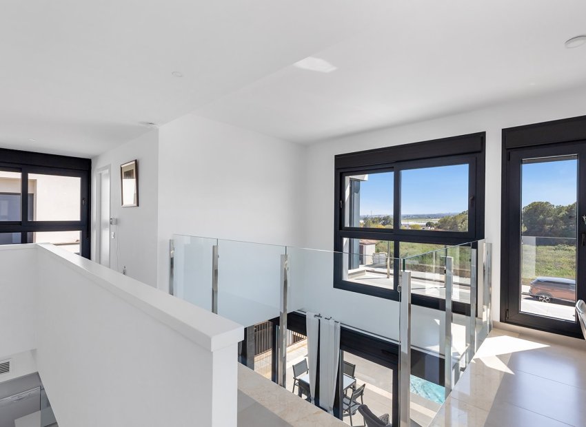 Herverkoop - Vrijstaande woning / Villa -
Orihuela - Vistabella Golf