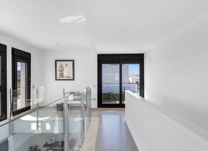 Herverkoop - Vrijstaande woning / Villa -
Orihuela - Vistabella Golf