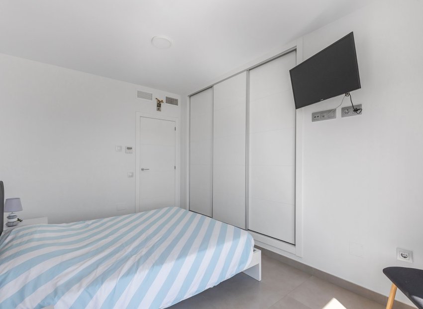 Herverkoop - Vrijstaande woning / Villa -
Orihuela - Vistabella Golf