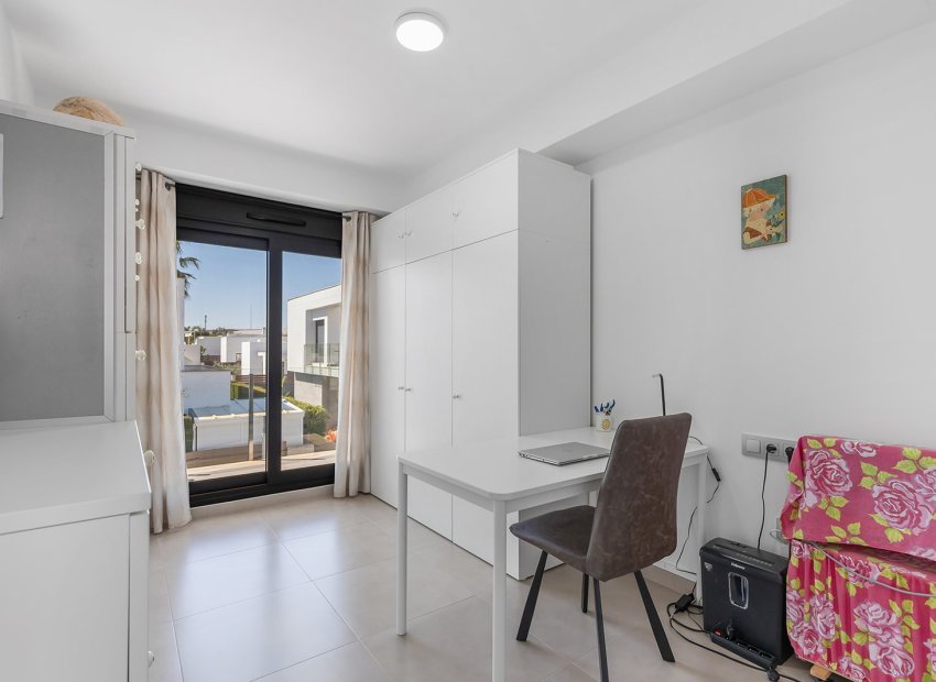 Herverkoop - Vrijstaande woning / Villa -
Orihuela - Vistabella Golf