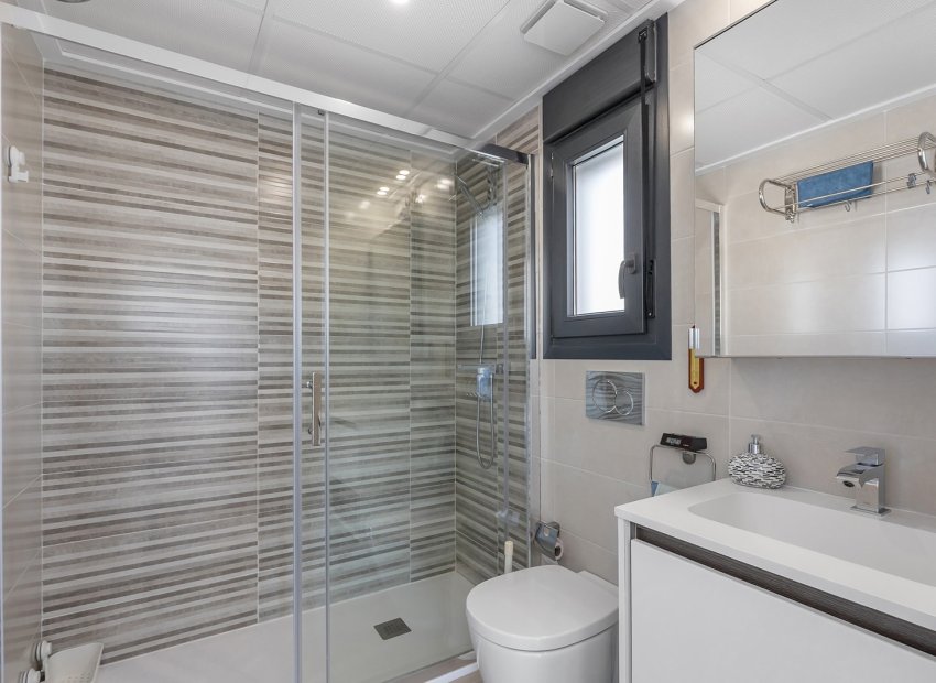 Herverkoop - Vrijstaande woning / Villa -
Orihuela - Vistabella Golf