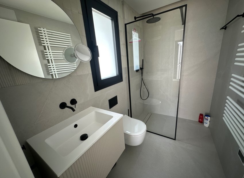 Herverkoop - Vrijstaande woning / Villa -
Rojales - Ciudad Quesada