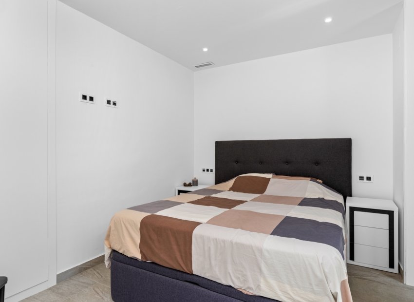 Herverkoop - Vrijstaande woning / Villa -
San Miguel de Salinas - Costa Blanca South