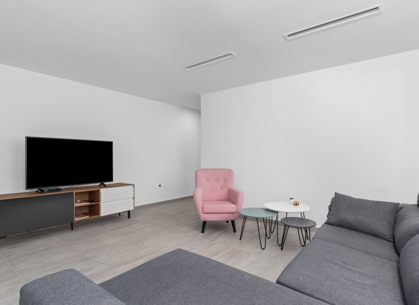 Herverkoop - Vrijstaande woning / Villa -
San Miguel de Salinas - Orihuela Costa