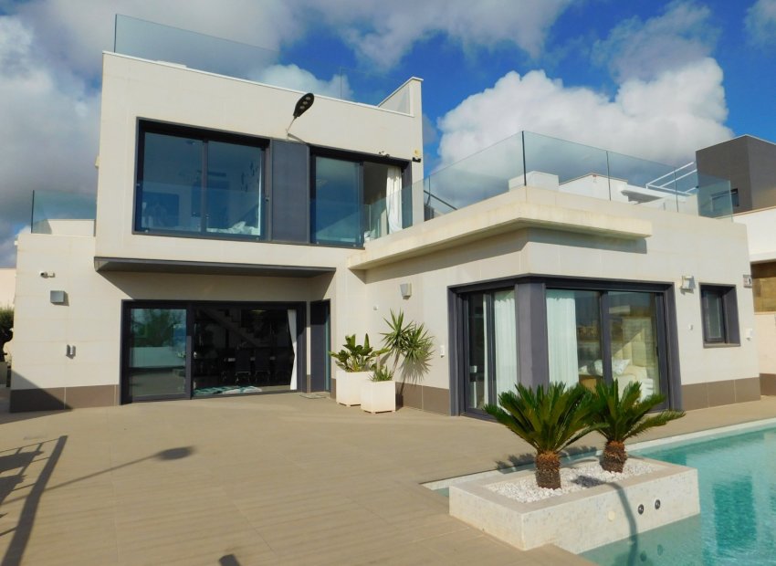 Herverkoop - Vrijstaande woning / Villa -
San Miguel de Salinas