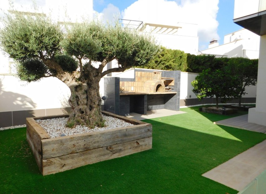 Herverkoop - Vrijstaande woning / Villa -
San Miguel de Salinas