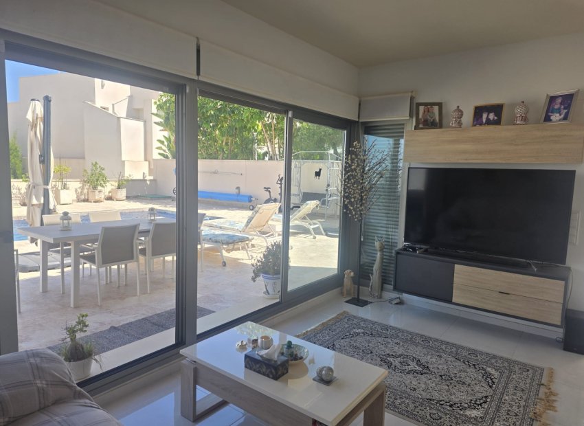 Herverkoop - Vrijstaande woning / Villa -
San Miguel de Salinas