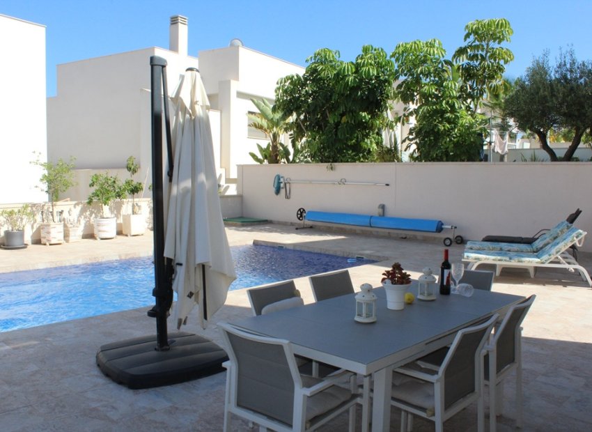 Herverkoop - Vrijstaande woning / Villa -
San Miguel de Salinas