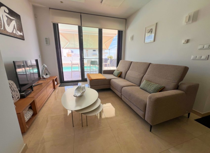 Herverkoop - Vrijstaande woning / Villa -
San Miguel de Salinas