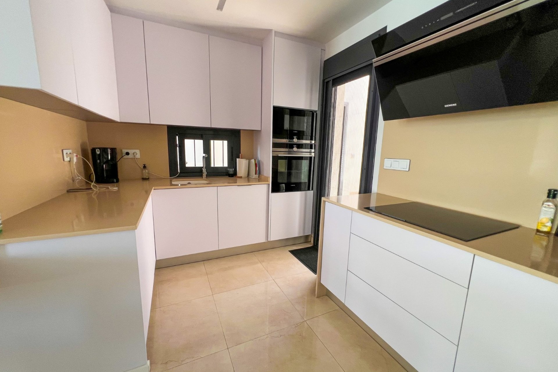 Herverkoop - Vrijstaande woning / Villa -
San Miguel de Salinas