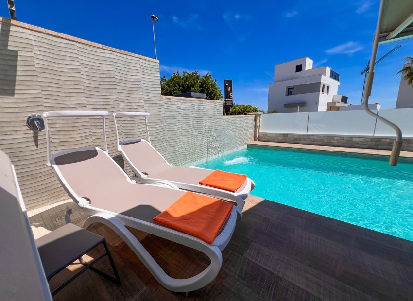 Herverkoop - Vrijstaande woning / Villa -
San Miguel de Salinas