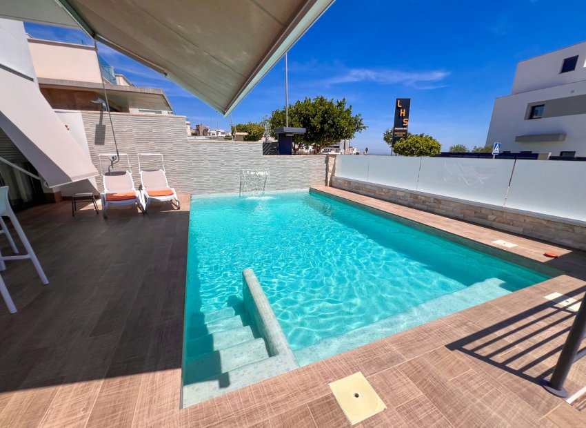 Herverkoop - Vrijstaande woning / Villa -
San Miguel de Salinas