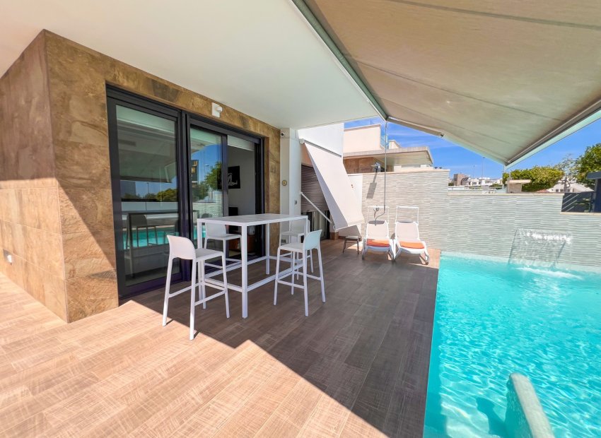 Herverkoop - Vrijstaande woning / Villa -
San Miguel de Salinas