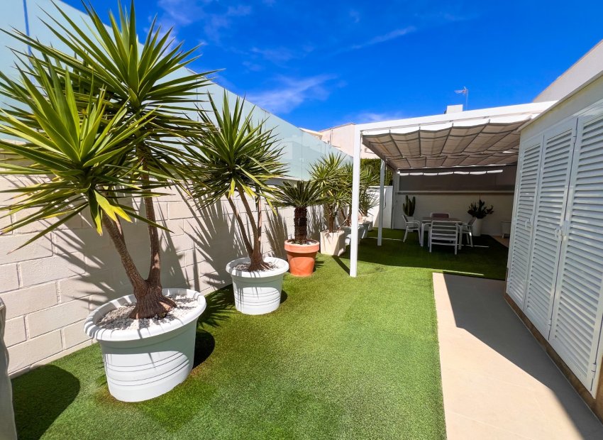 Herverkoop - Vrijstaande woning / Villa -
San Miguel de Salinas