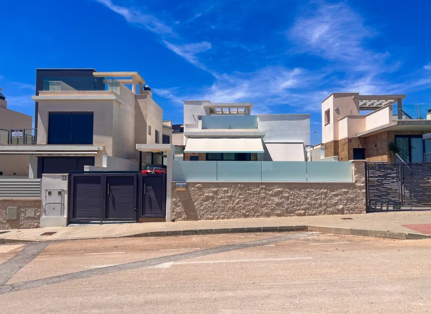 Herverkoop - Vrijstaande woning / Villa -
San Miguel de Salinas