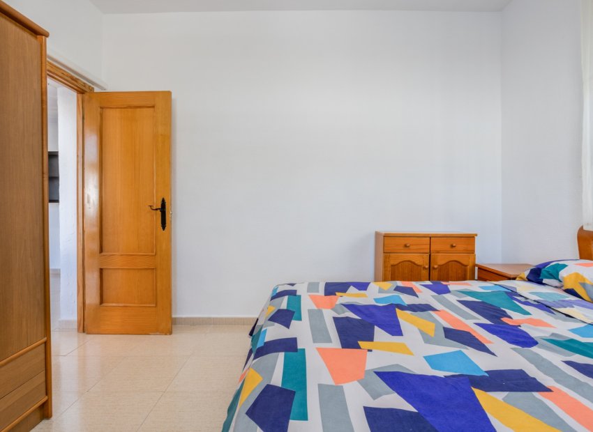 Herverkoop - Vrijstaande woning / Villa -
Torrevieja - Urbanización San Luis