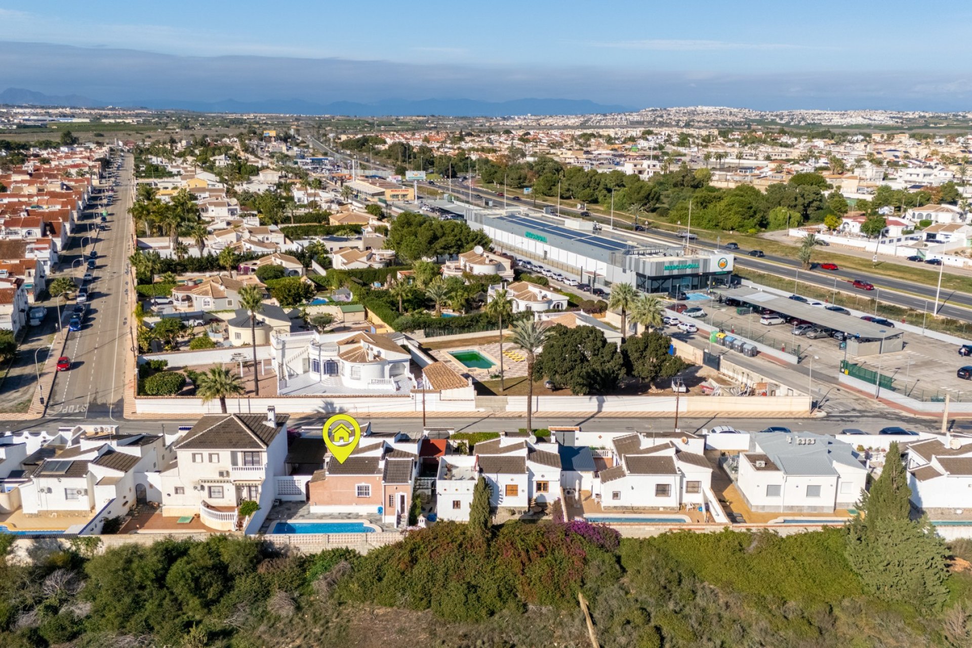 Herverkoop - Vrijstaande woning / Villa -
Torrevieja - Urbanización San Luis