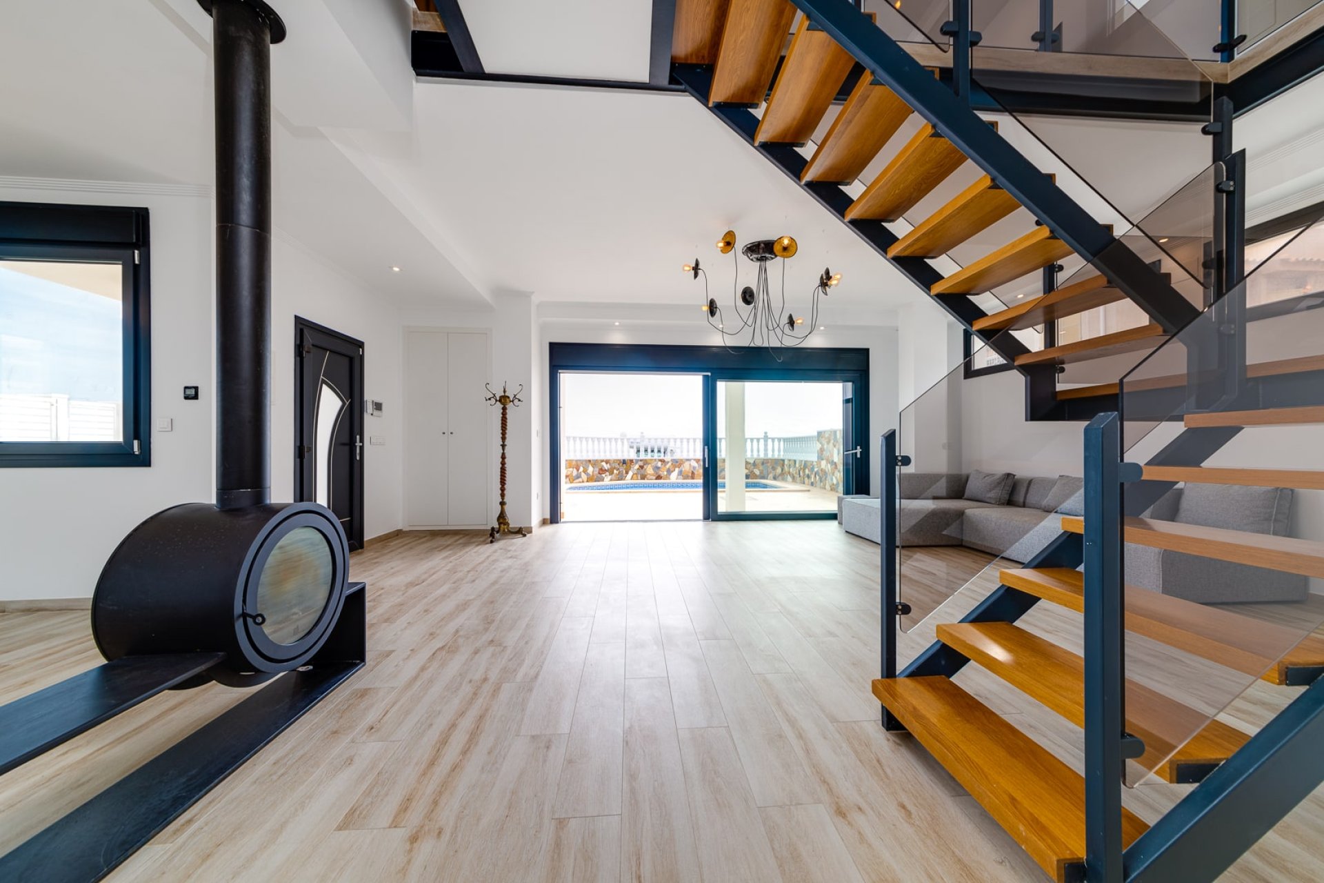 Herverkoop - Vrijstaande woning / Villa -
Torrevieja