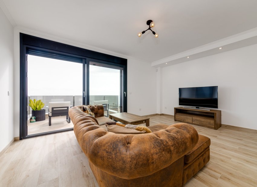 Herverkoop - Vrijstaande woning / Villa -
Torrevieja