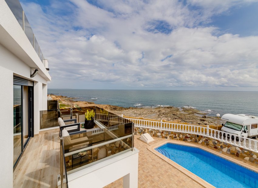 Herverkoop - Vrijstaande woning / Villa -
Torrevieja