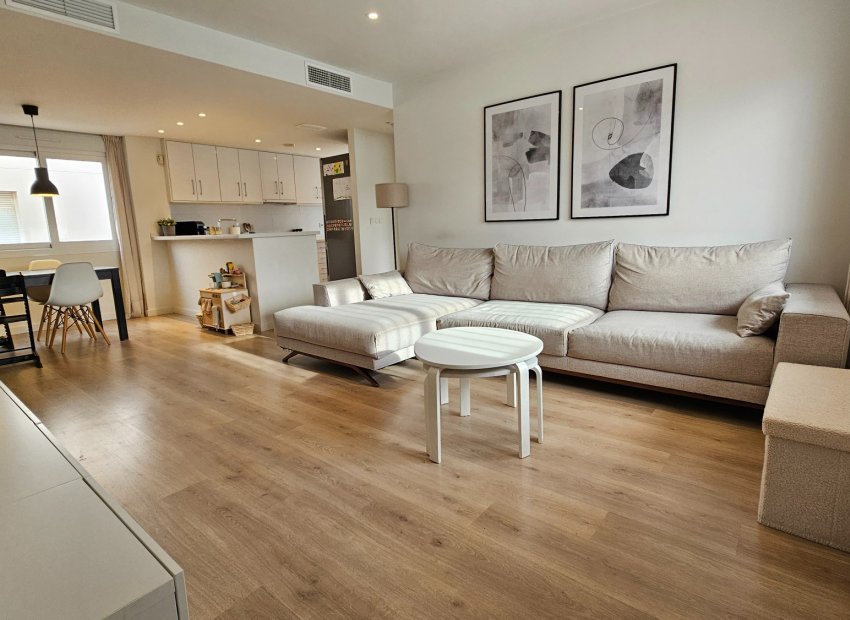 Herverkoop - Vrijstaande woning / Villa -
Torrevieja