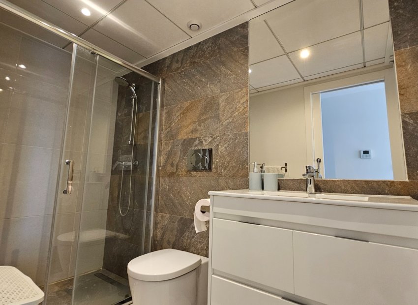 Herverkoop - Vrijstaande woning / Villa -
Torrevieja