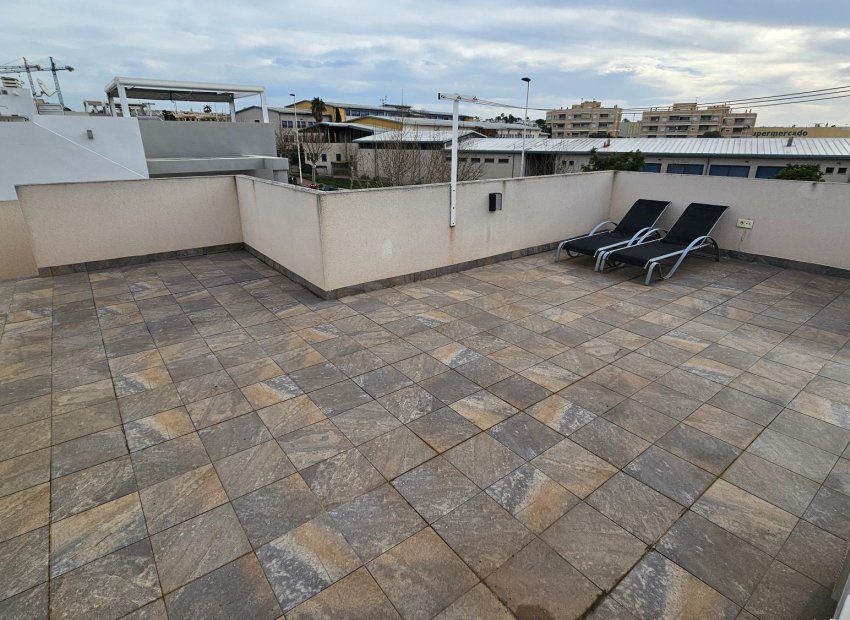 Herverkoop - Vrijstaande woning / Villa -
Torrevieja