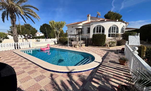 Independiente / Villa - Reventa - Ciudad Quesada - Rojales -
                CENTRO