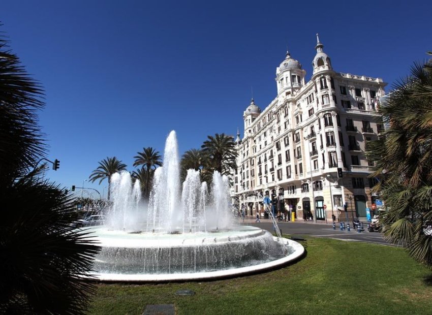 Neue Gebäude - Apartment -
Alicante - Benalua