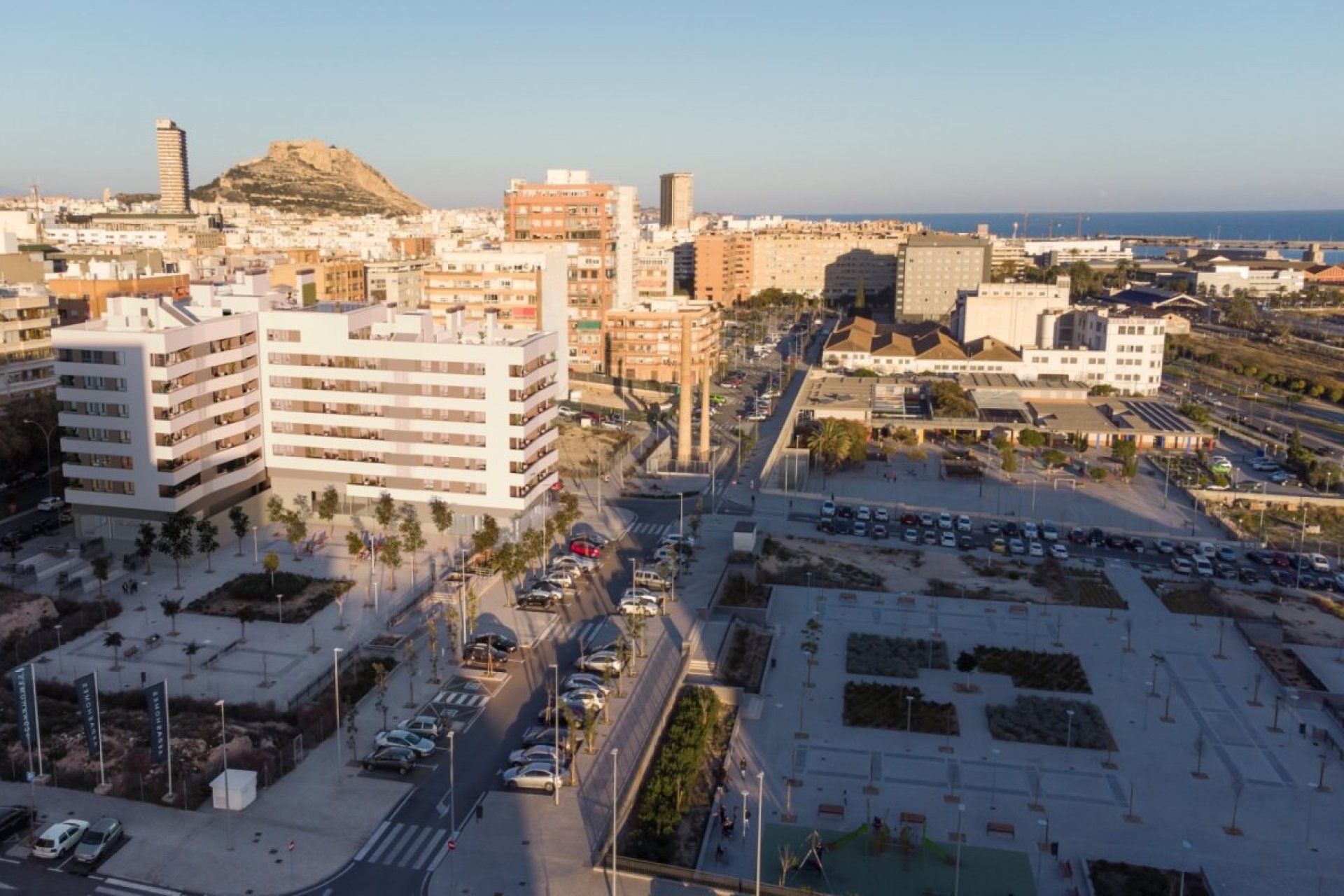 Neue Gebäude - Apartment -
Alicante - Benalua