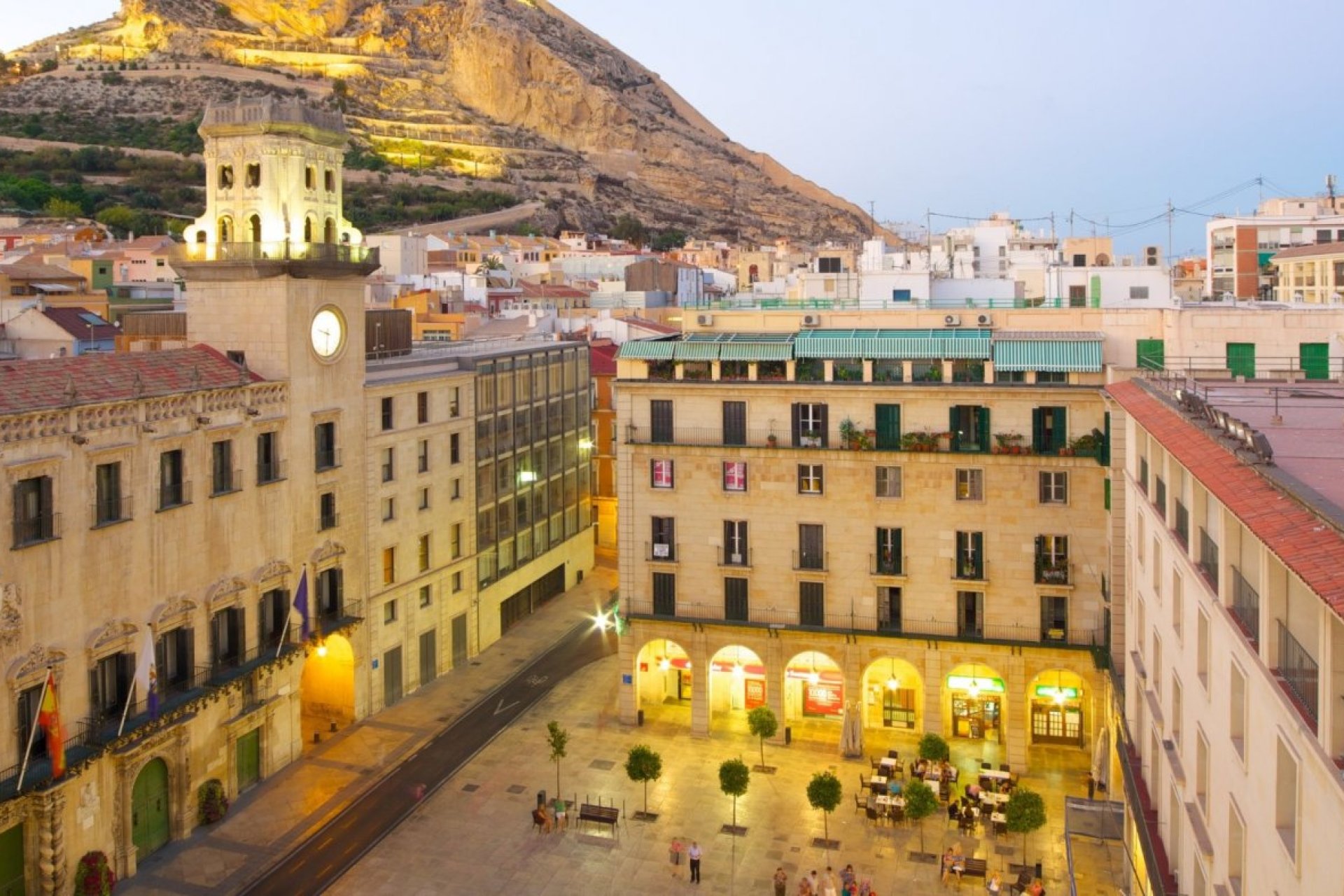 Neue Gebäude - Apartment -
Alicante - Benalua