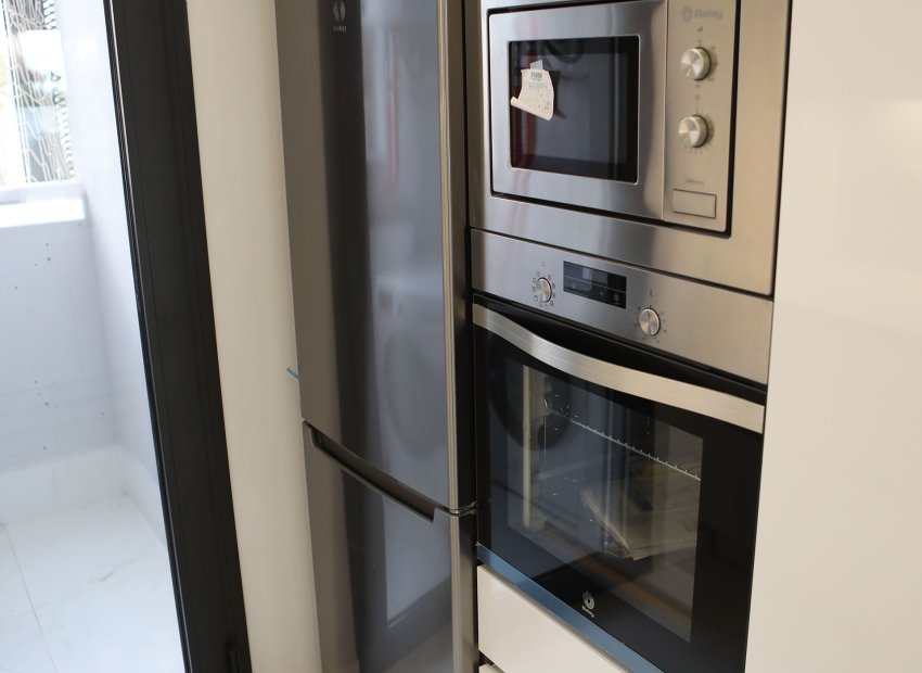 Neue Gebäude - Apartment -
Benidorm