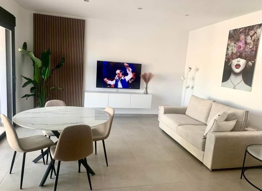 Neue Gebäude - Apartment -
Pilar de la Horadada - pueblo