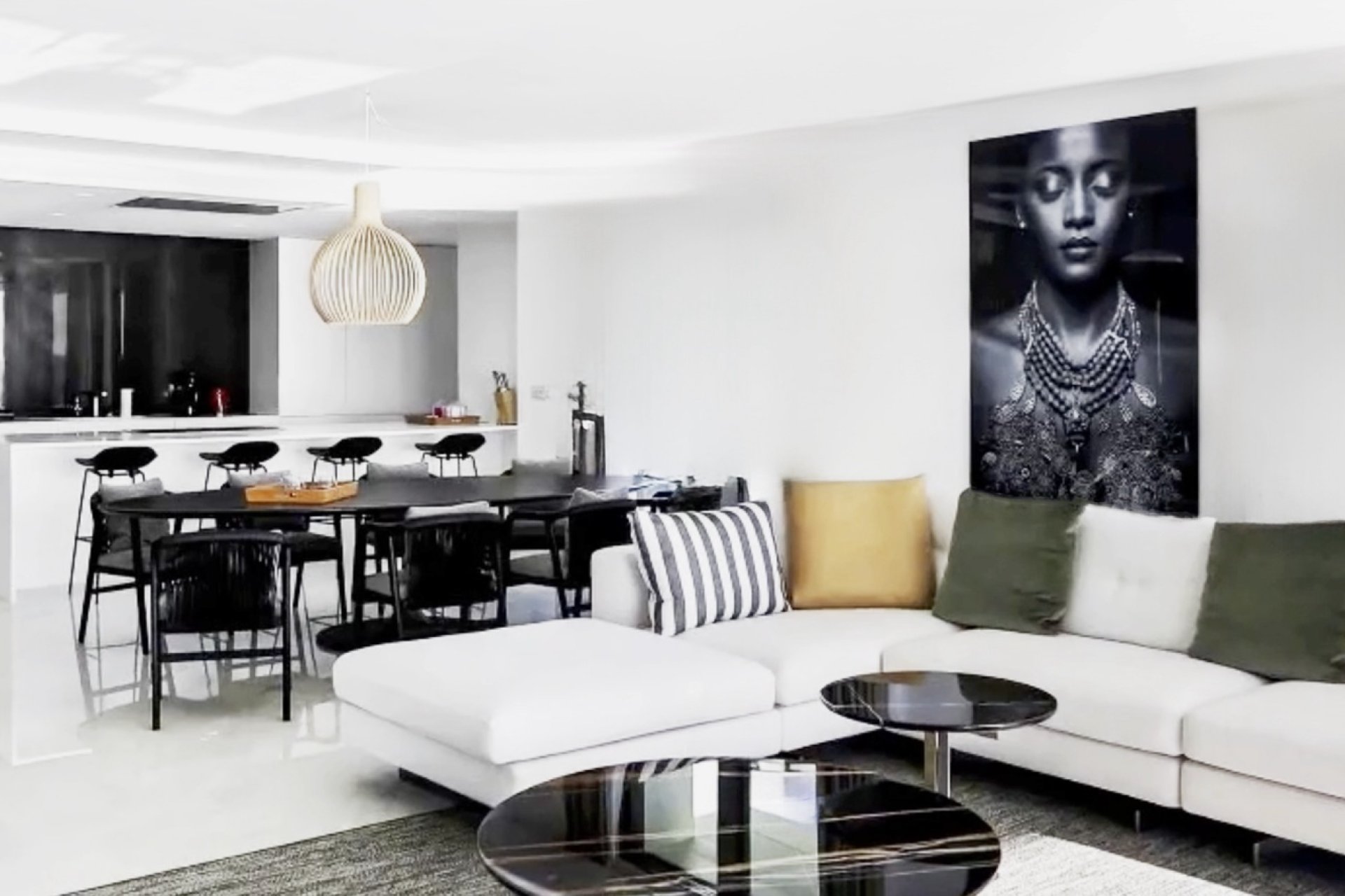 Neue Gebäude - Apartment -
Relleu