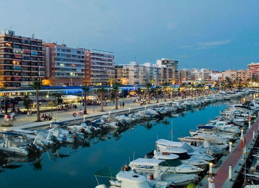 Neue Gebäude - Apartment -
Santa Pola - Estacion de autobuses