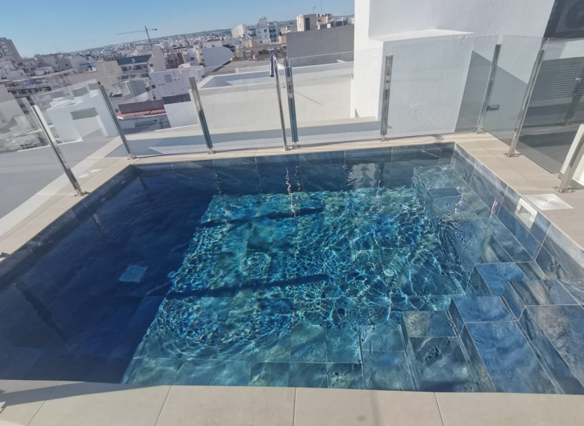 Neue Gebäude - Apartment -
Torrevieja