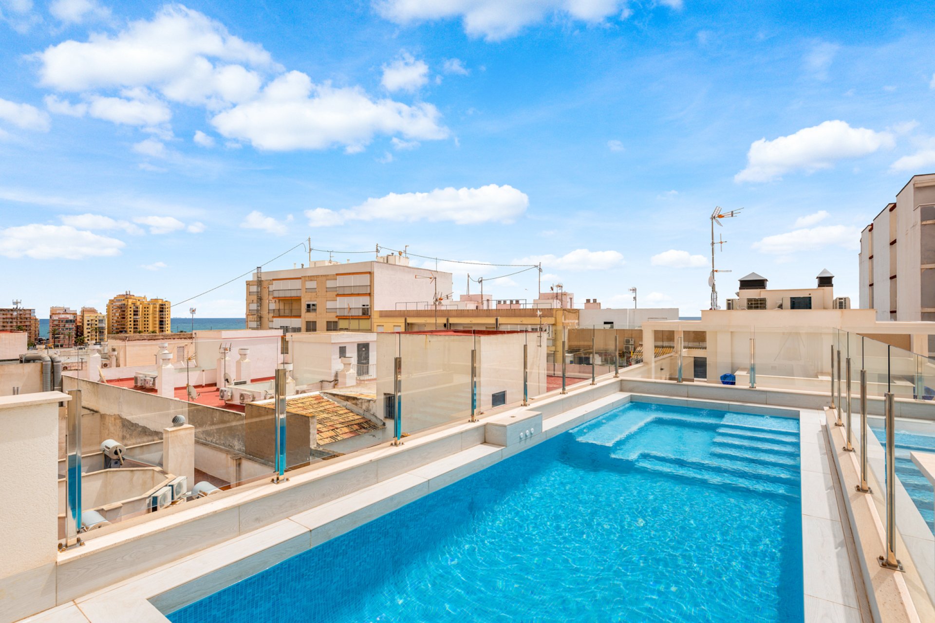 Neue Gebäude - Apartment -
Torrevieja